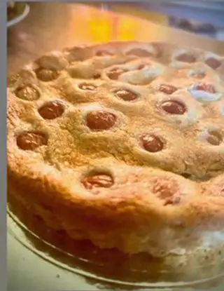 Crostata frangipane con confettura di amarene e ciliegie