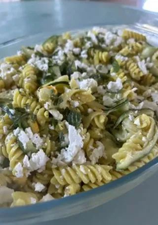 Pasta fredda alle zucchine marinate