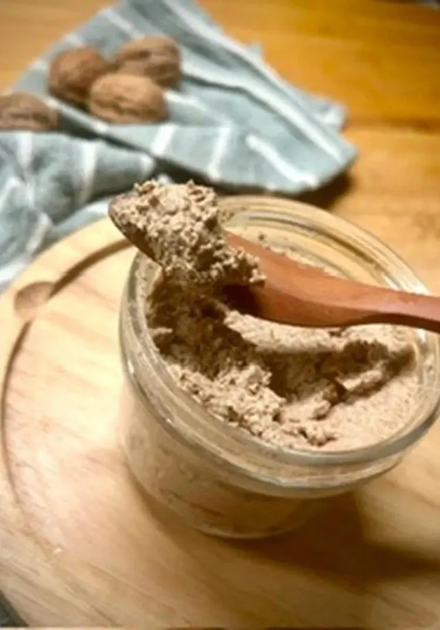 Patè vegano di noci e funghi