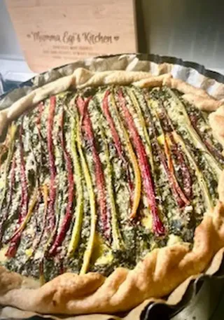 Torta salata con coste bicolore